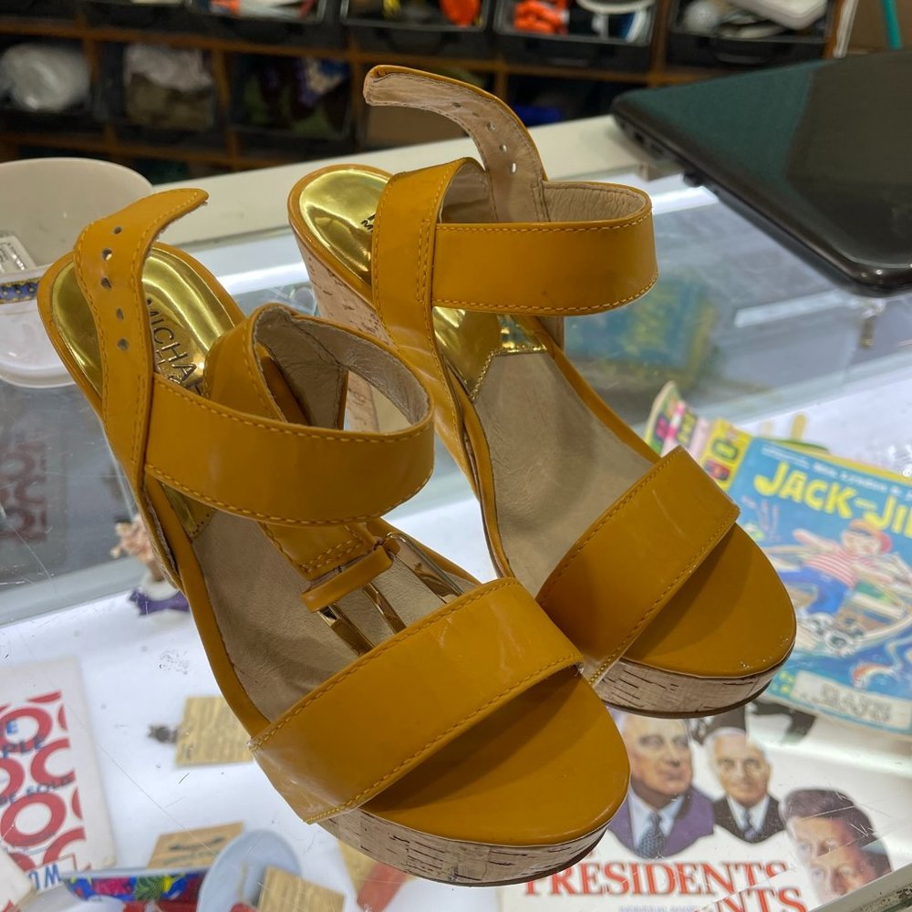 NWT Michael Kors Wedges